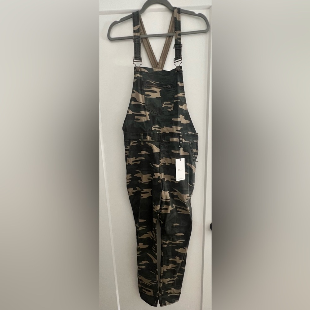 Forever 21 Los Angeles Camo overalls